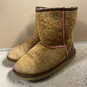 Leopard Short UGG